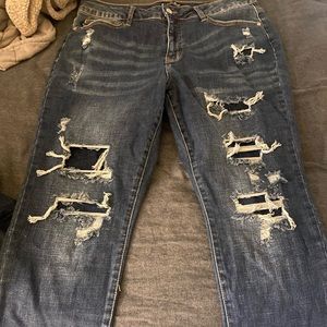 16W Judy Blue Distressed Jeans